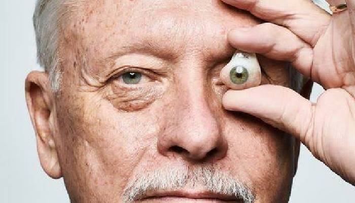 استفاده از پروتز چشم ویژه افراد مسن