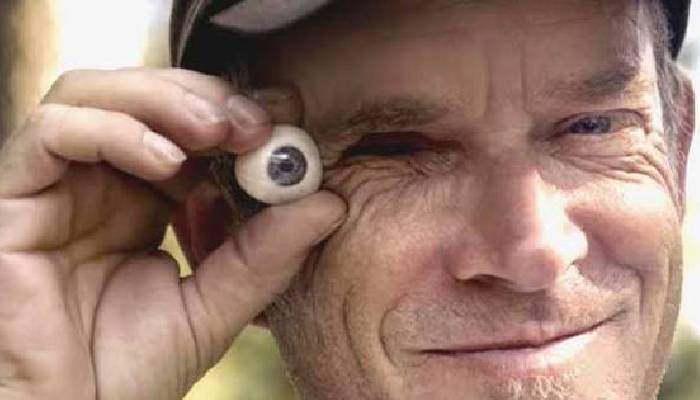 استفاده از پروتز چشم ویژه افراد مسن